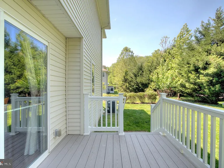 4 Regency Ct — Photo 50