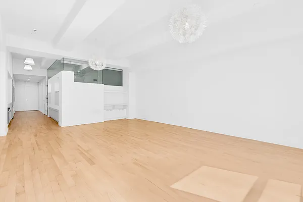 Sold by Bond New York | media 3
