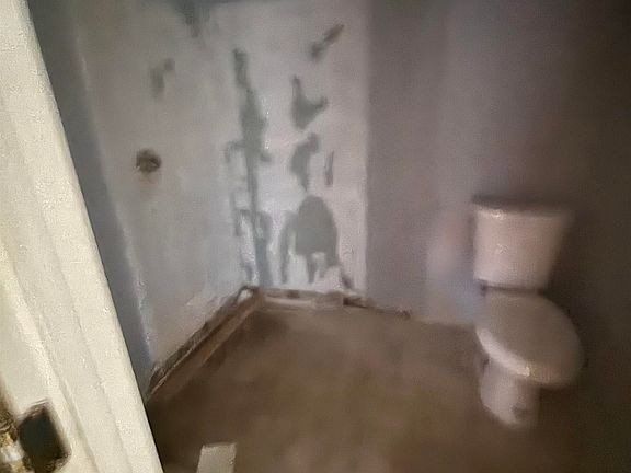 3rd image of 96 Dam Rd