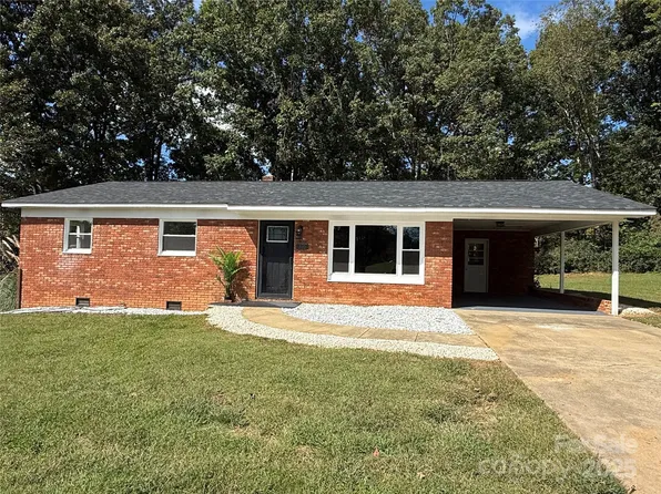 810 Hampton Pl SW, Lenoir, NC 28645