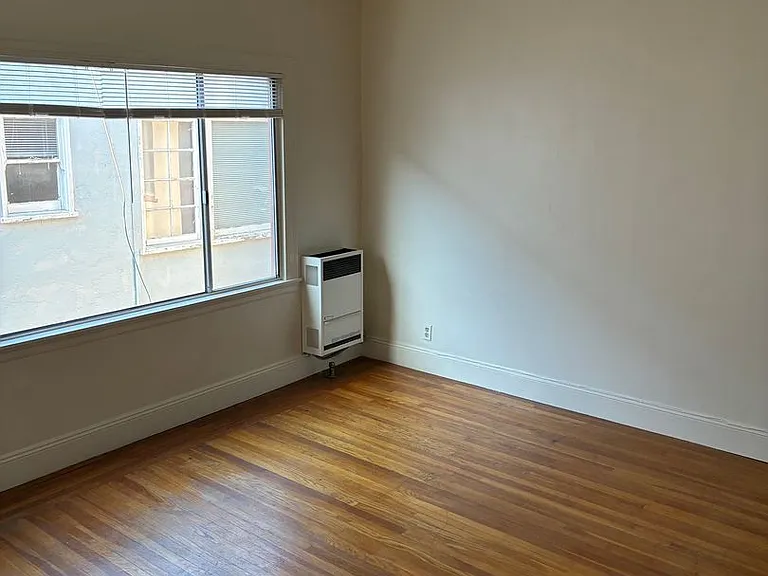 1806 Walnut St #8 — Photo 7