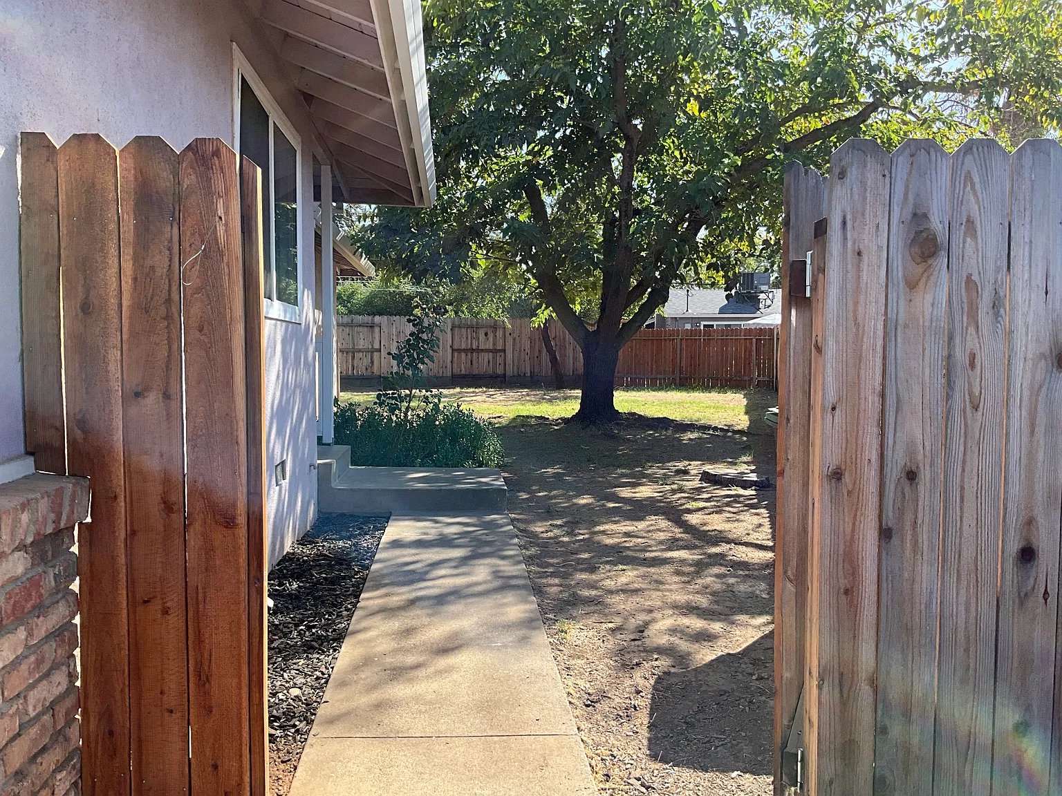 2 bed, 1000 sqft, $1,750 — Photo 2