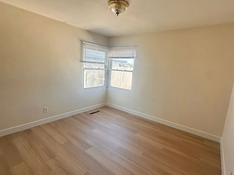 6328 Cleo Street — Photo 28