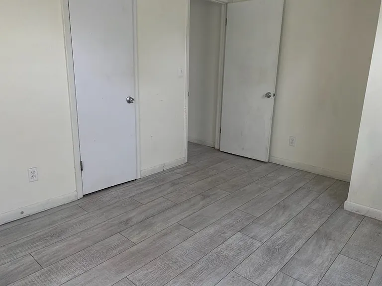 2427 W Graber St — Photo 18