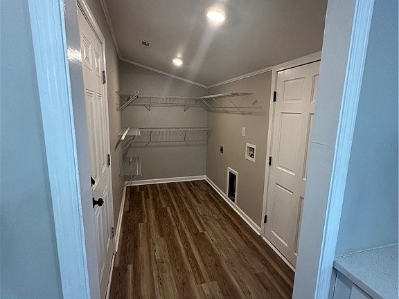 5th image of 4461 Oakmont Cir