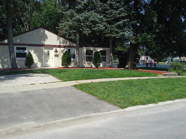 1st image of 5100 Oak Center Dr