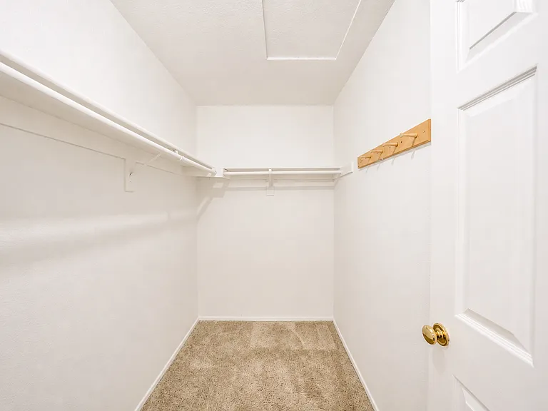 132 Cartier Aisle — Photo 29