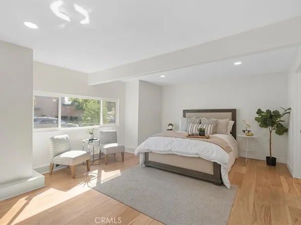 14519 Dyer St, Sylmar, CA 91342