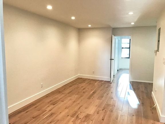 4th image of 361 E 50th St Penthouse 6