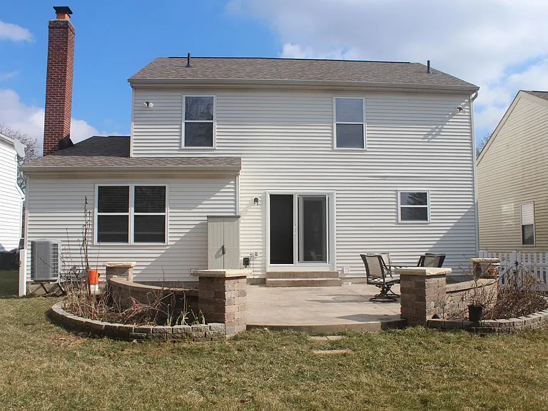 5885 Blaverly Dr — Photo 6