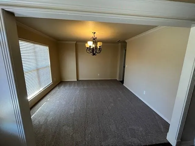 4 bed, 2.5 bath, 2300 sqft, $2,300 — Photo 3