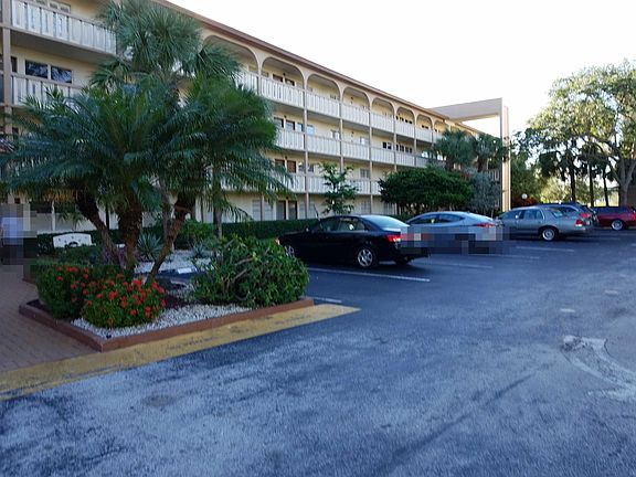 2nd image of 3203 Portofino Pt APT J4