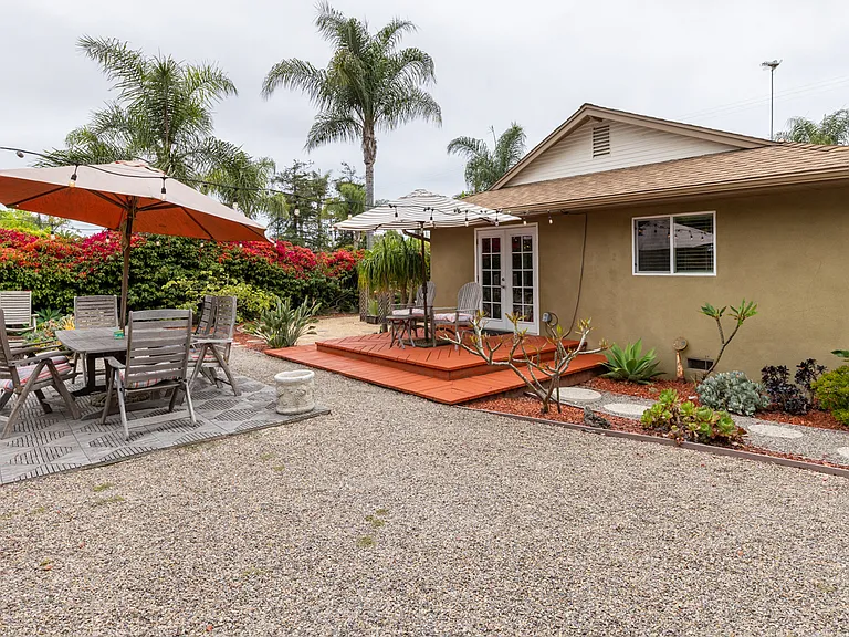 805 Regal Rd — Photo 29