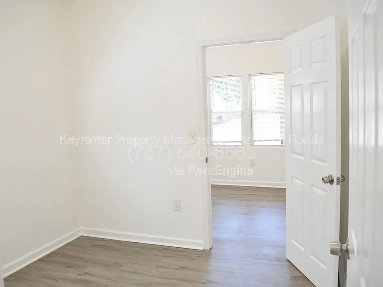 850 50th St — Photo 19