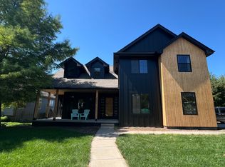 2006 S 194th St, Omaha, NE 68130
