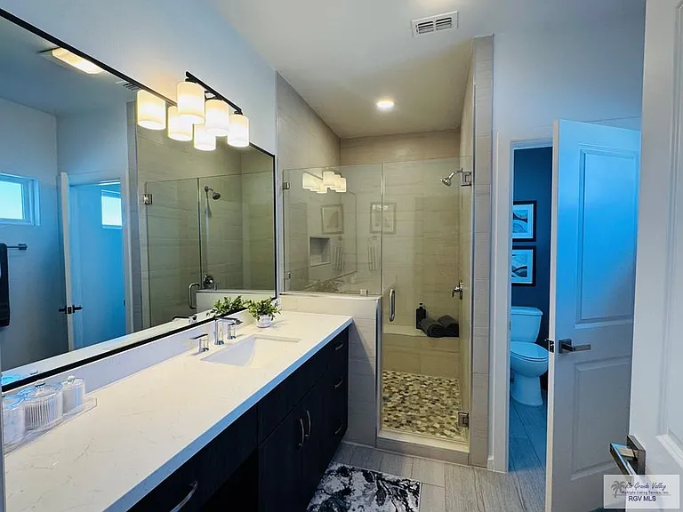 2011 Diamond Dr #A — Photo 11