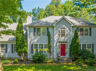 29 Steeplechase Dr, Manchester, CT 06040