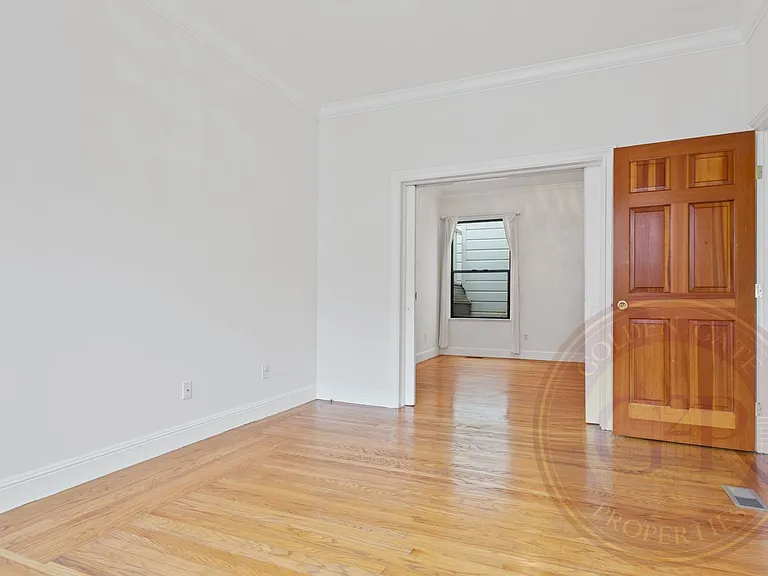 1640-1642 Leavenworth St — Photo 14
