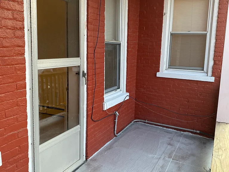 124 S 11th St — Photo 21