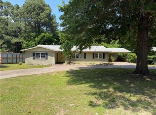 1966 E Brent Ln, Fayetteville, AR 72703