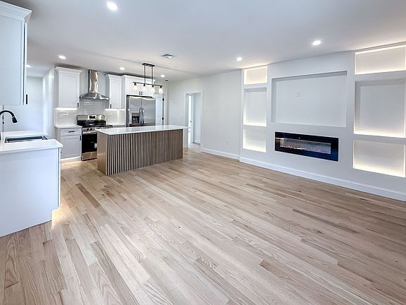 5th image of 23 Murray Hill Rd