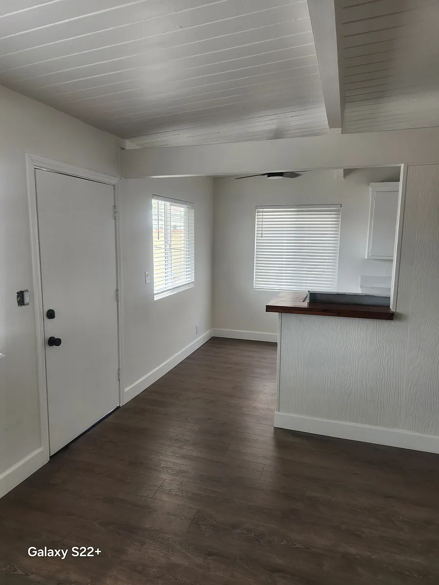 Building Photo - 930 Redondo Ave #4