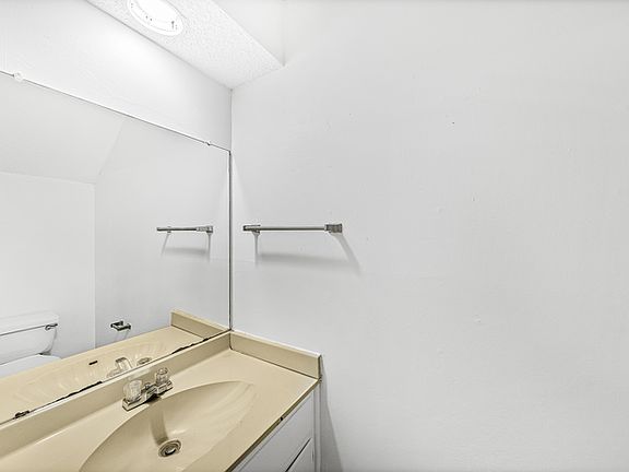 5th image of 1601 Taylor Gaines St Unit A