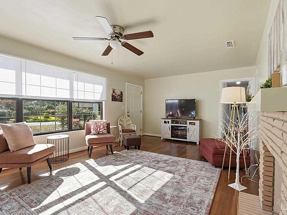 4th image of 2340 Teate Ave