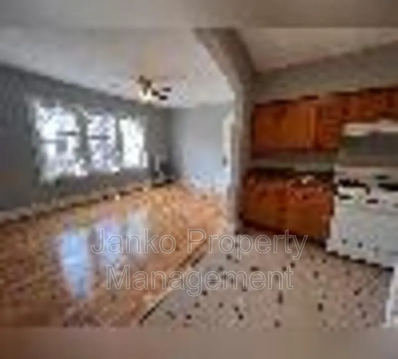 9453 S Loomis St #307