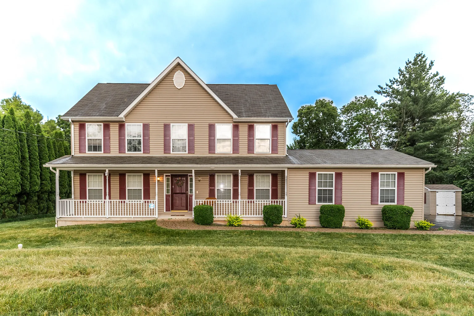 2043 Gorden Ridge Dr photo 1
