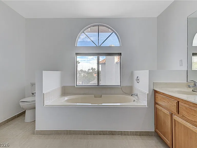 2920 Caressa Ct — Photo 40