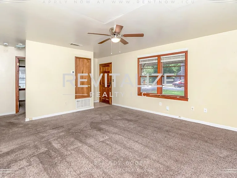 1815 Ogburn Avenue (Duplex) — Photo 9