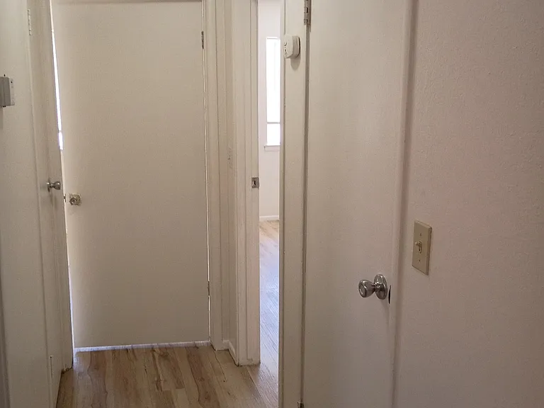 402 S Dearing Ave #103 — Photo 3