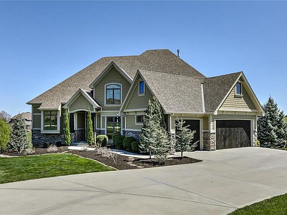 4th image of 8035 Emerald Ct