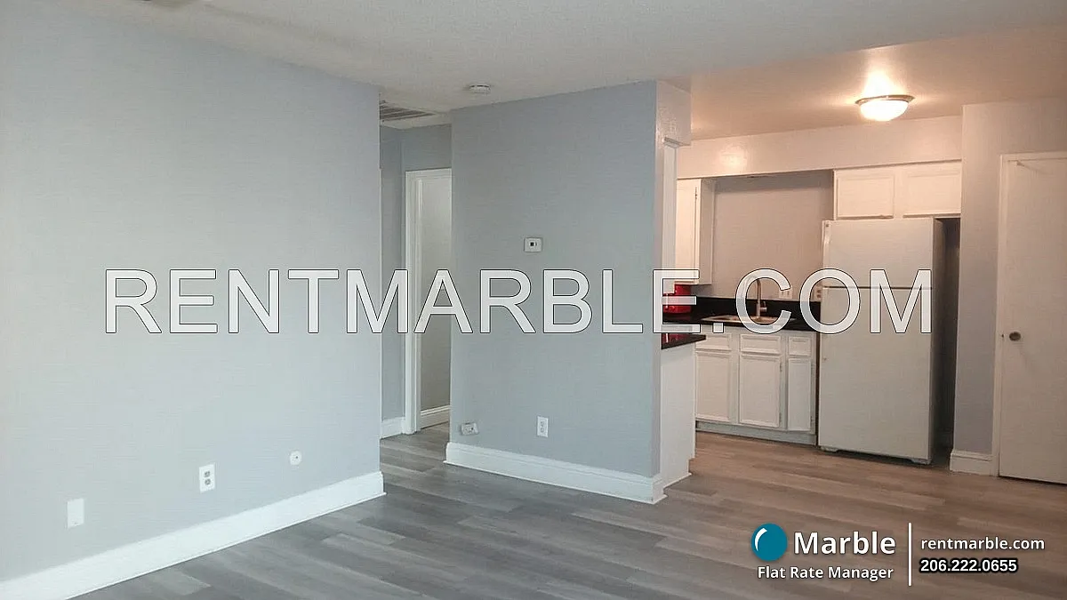4550 E Fountain Way — Photo 2