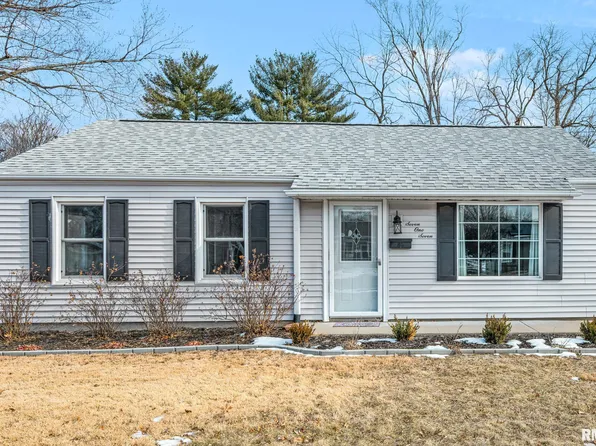 717 Ruby St, Galesburg, IL 61401
