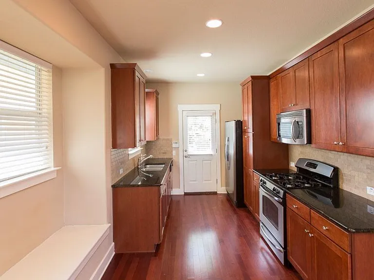 1601 Miriam Ave #301 — Photo 7