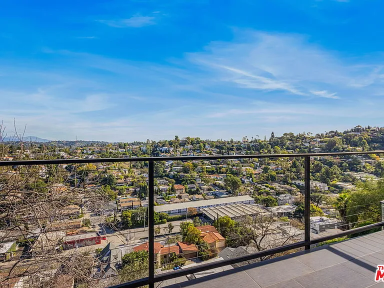 2226 Ronda Vista Dr — Photo 36