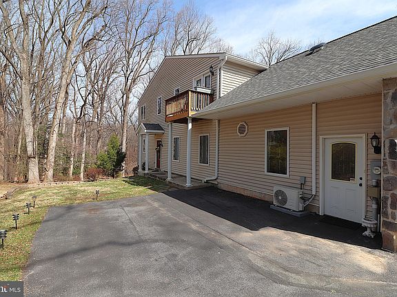 5th image of 118 Quaint Acres Dr