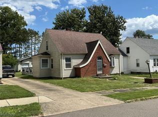 145 Chapman Ave, Newcomerstown, OH 43832