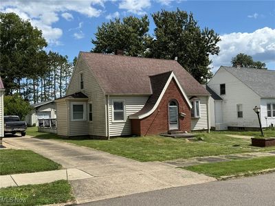 145 Chapman Ave, Newcomerstown, OH, 43832