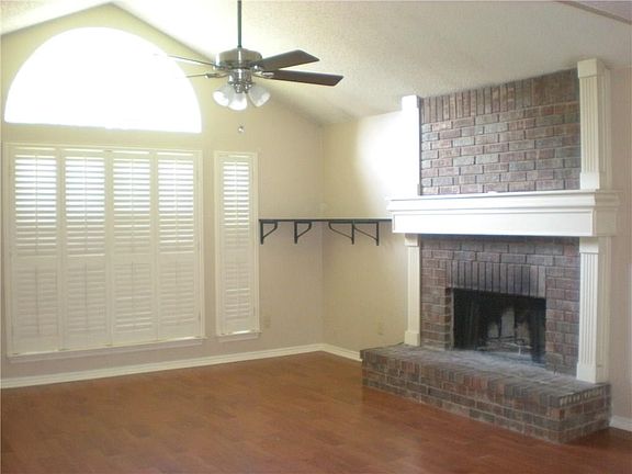 2nd image of 1908 Hawken Dr