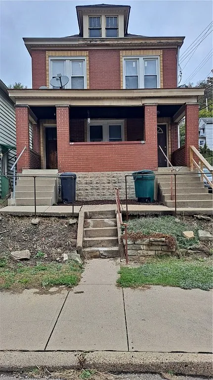 800 Ridge Ave photo 1