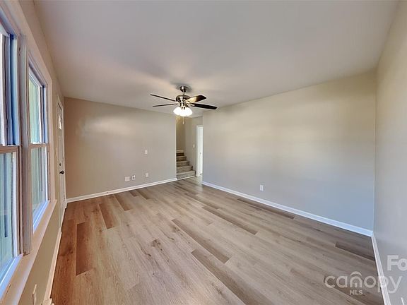 2nd image of 2307 Woodleaf Dr