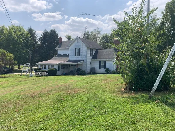 2260 Paris Ave SE, Paris, OH 44669