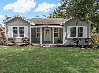 7150 Howe St, Groves, TX 77619