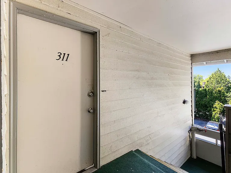 1150 Sunset Blvd NE #311 — Photo 3