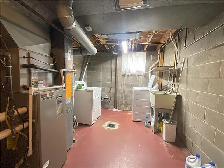 439 Crestview Dr — Photo 43