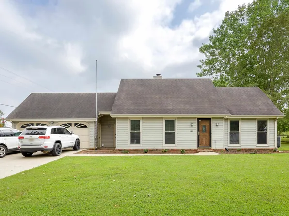 101 White Oak Ln, Florence, AL 35633