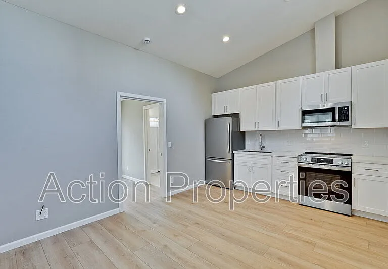 368 Camille Ct — Photo 3
